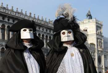 History of venetian masks: Bauta, the most significant one